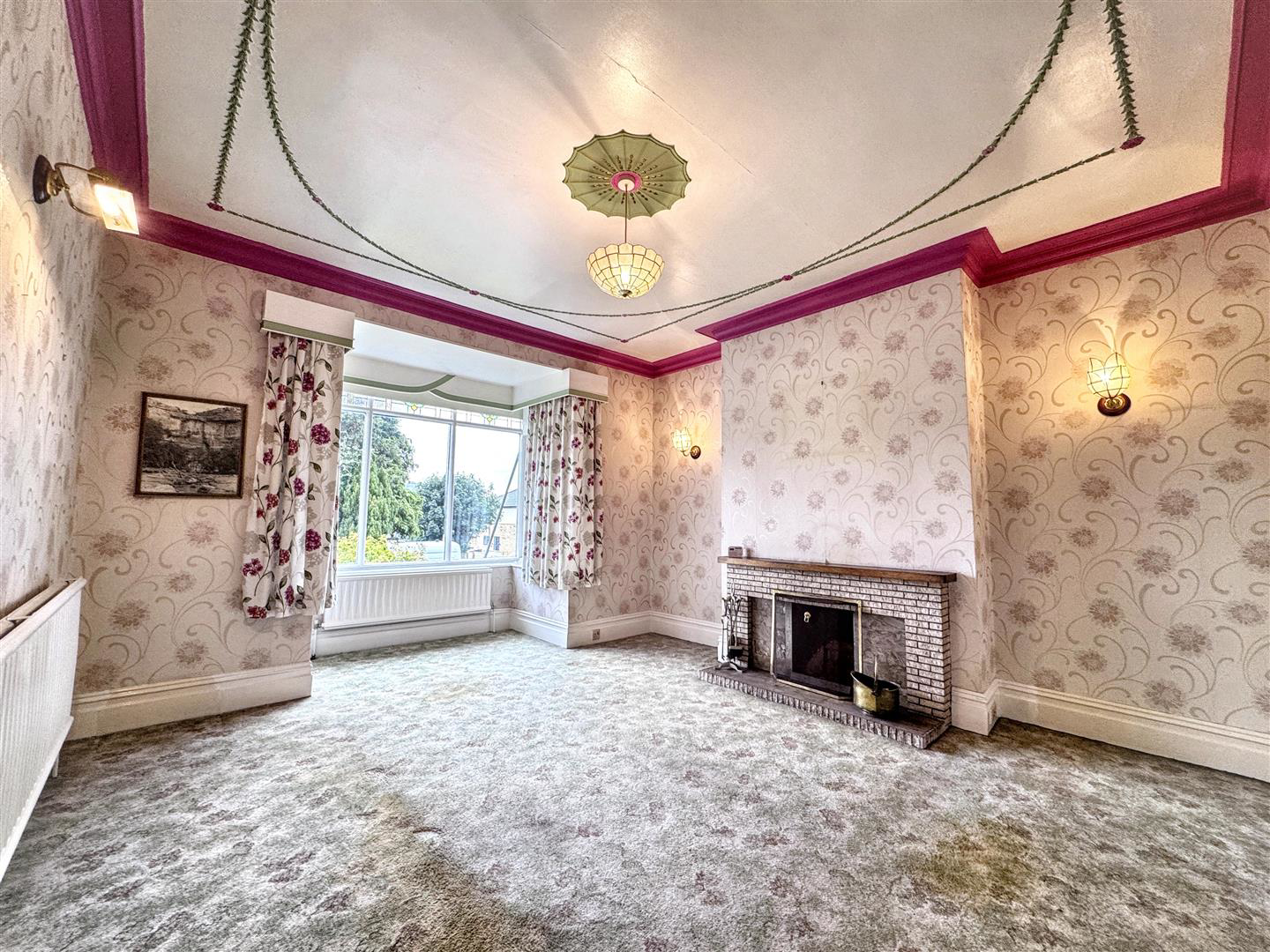 Bradford Road, Riddlesden, Keighley, BD20 5JR, photo 2