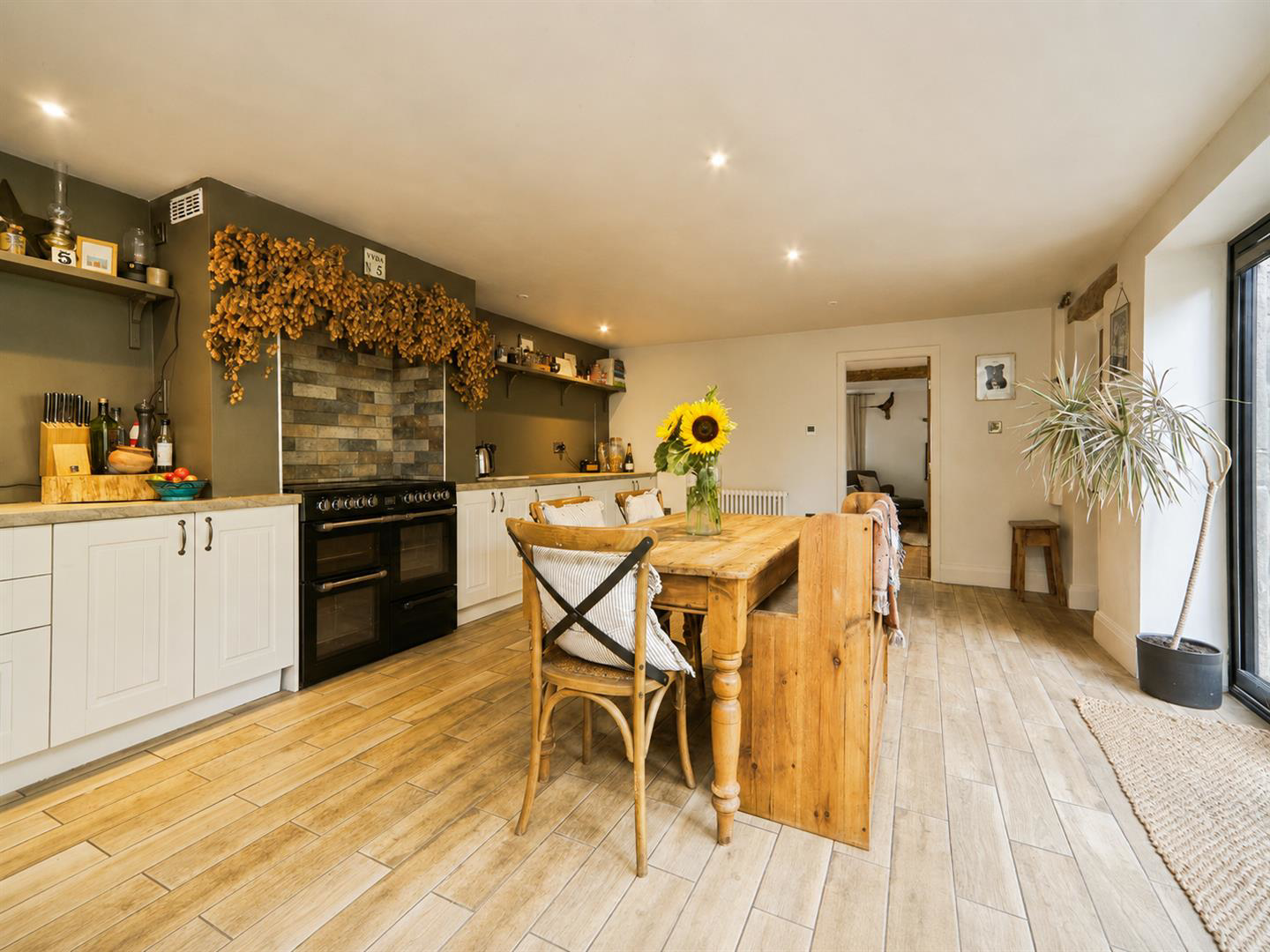 Todley Hall Road, Oakworth, Keighley, BD22 0QB, photo 2
