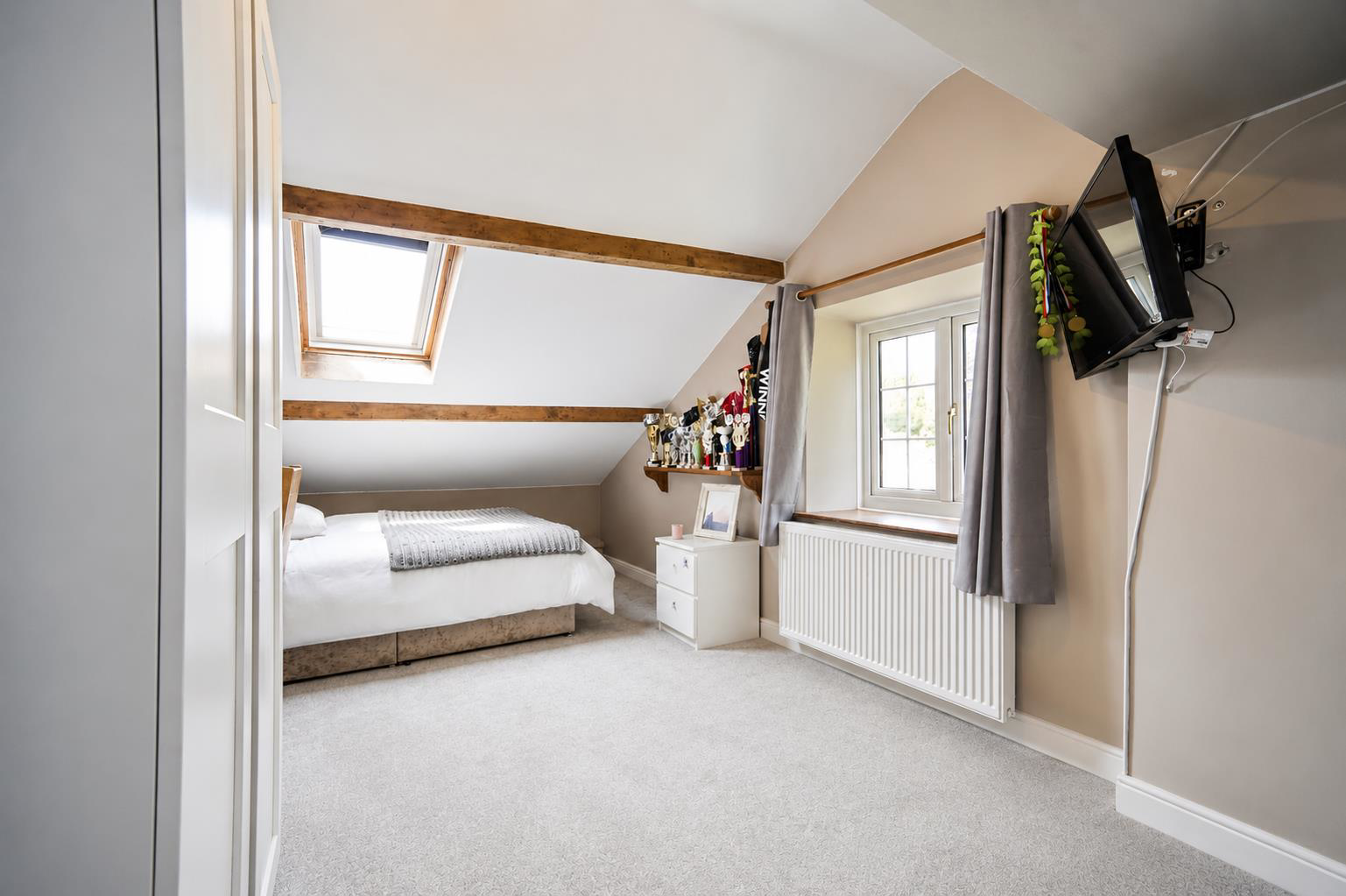 Low Fold, Long Lee Lane, Keighley, BD21 4RS, photo 11