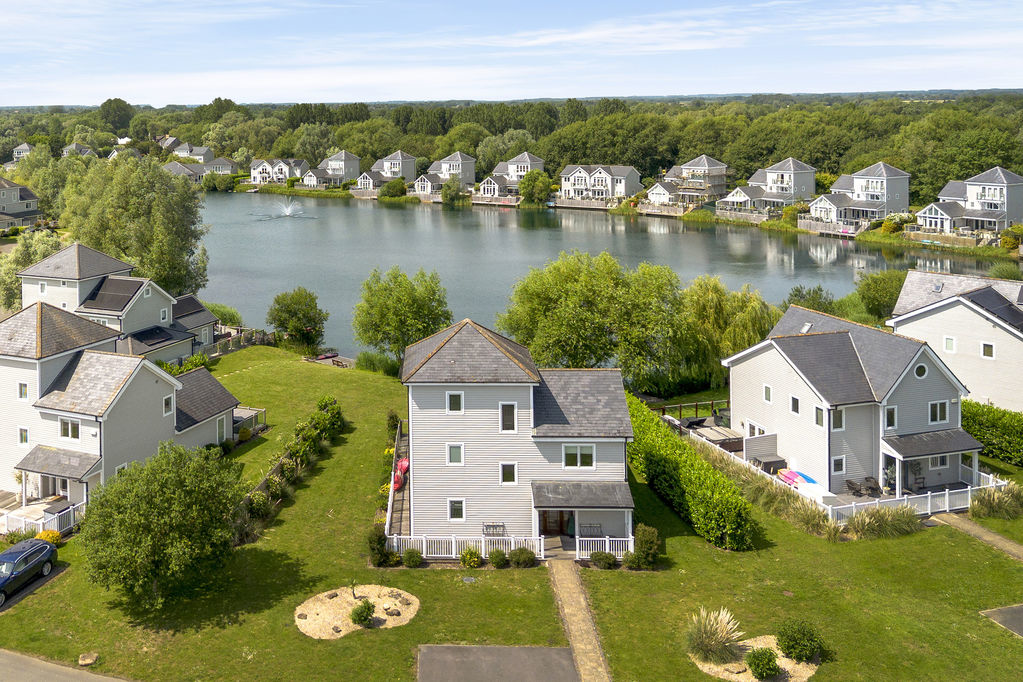 22 Summer Lake