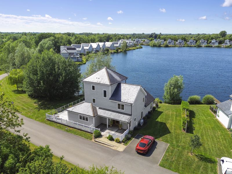 33, The Super Grand Hampton Summer Lake