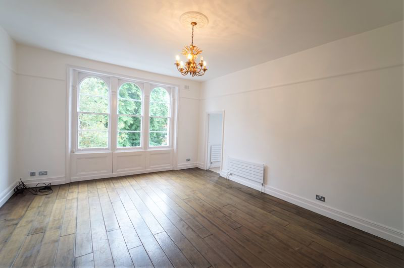 Carlton Vale, Maida Vale, London, NW6 5EE