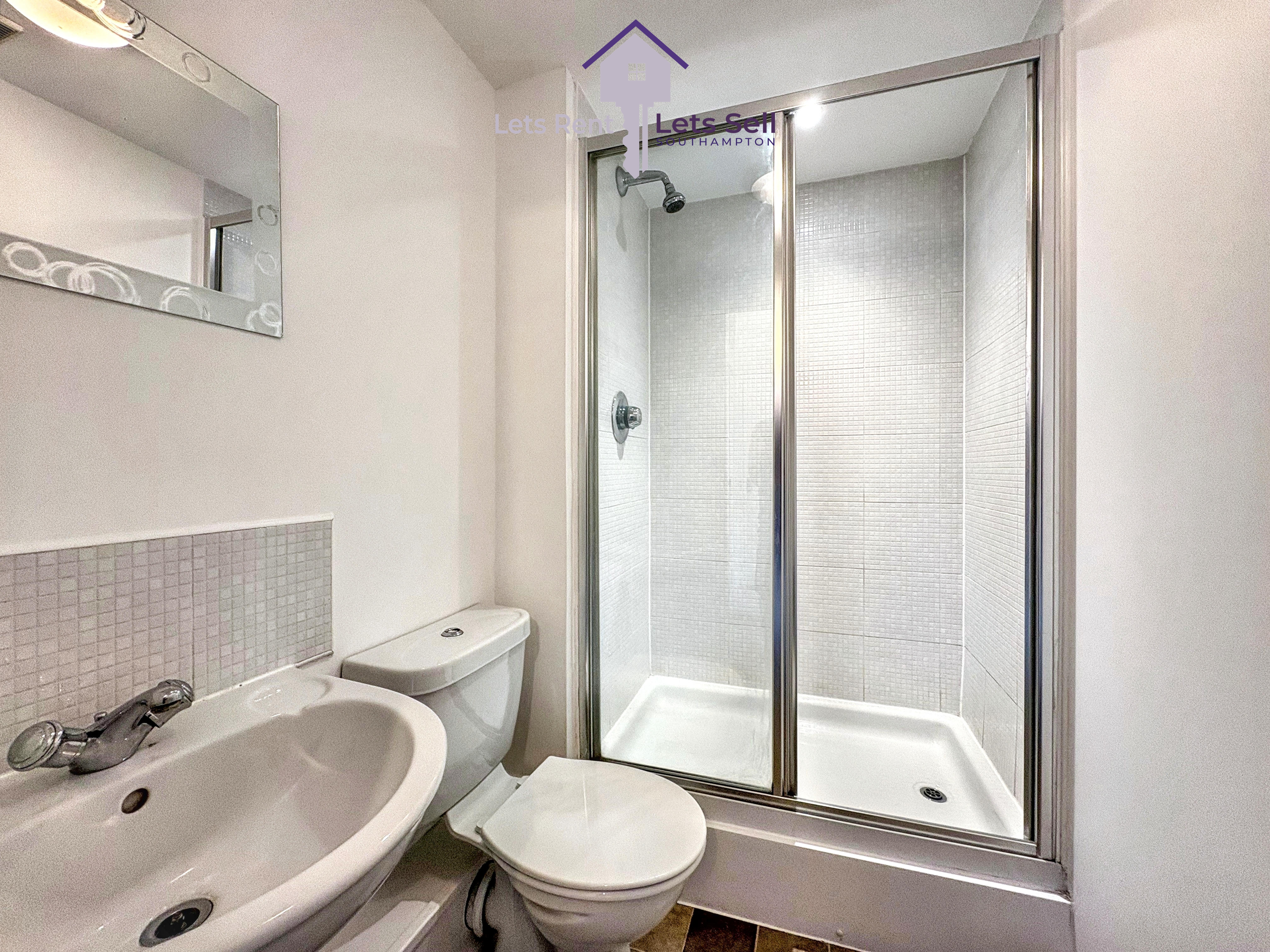 Chapel Annexe, 8 Anglesea Terrace, SO14, photo 4