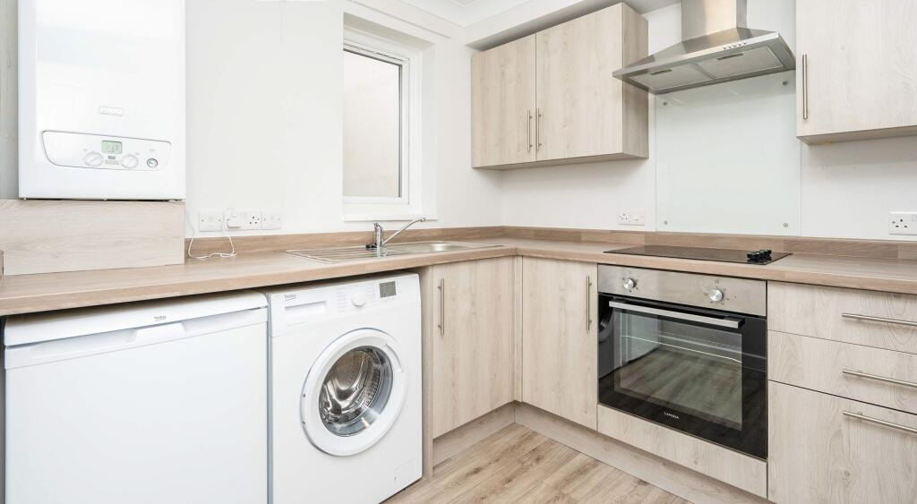 Cobden Marine Court, Pettinger Gardens, SO17, photo 6
