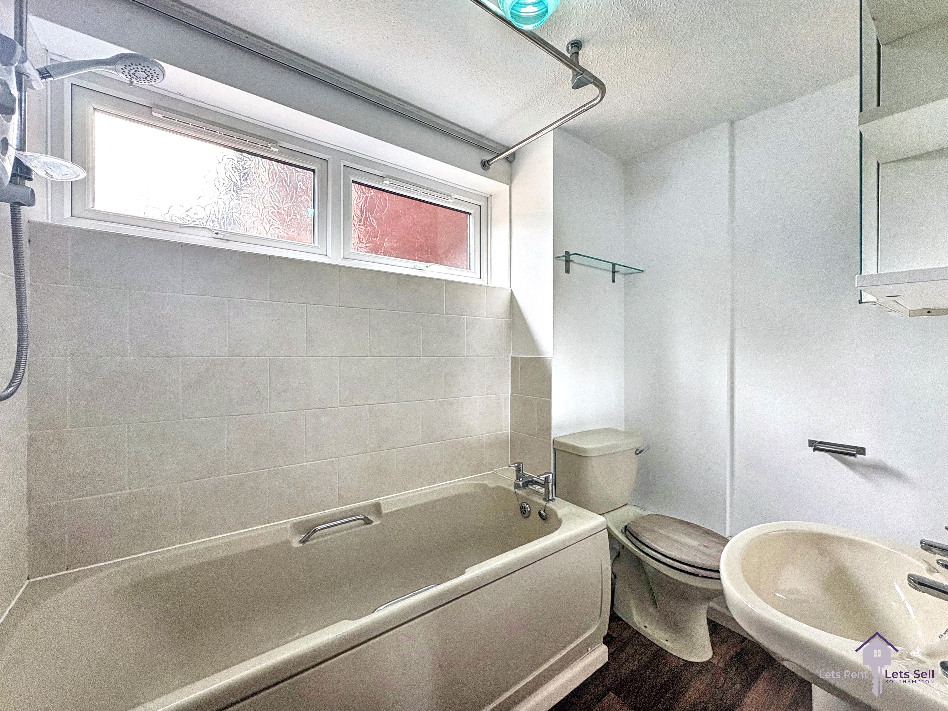 Arrowlea, 153 Swift Road, SO19, photo 5