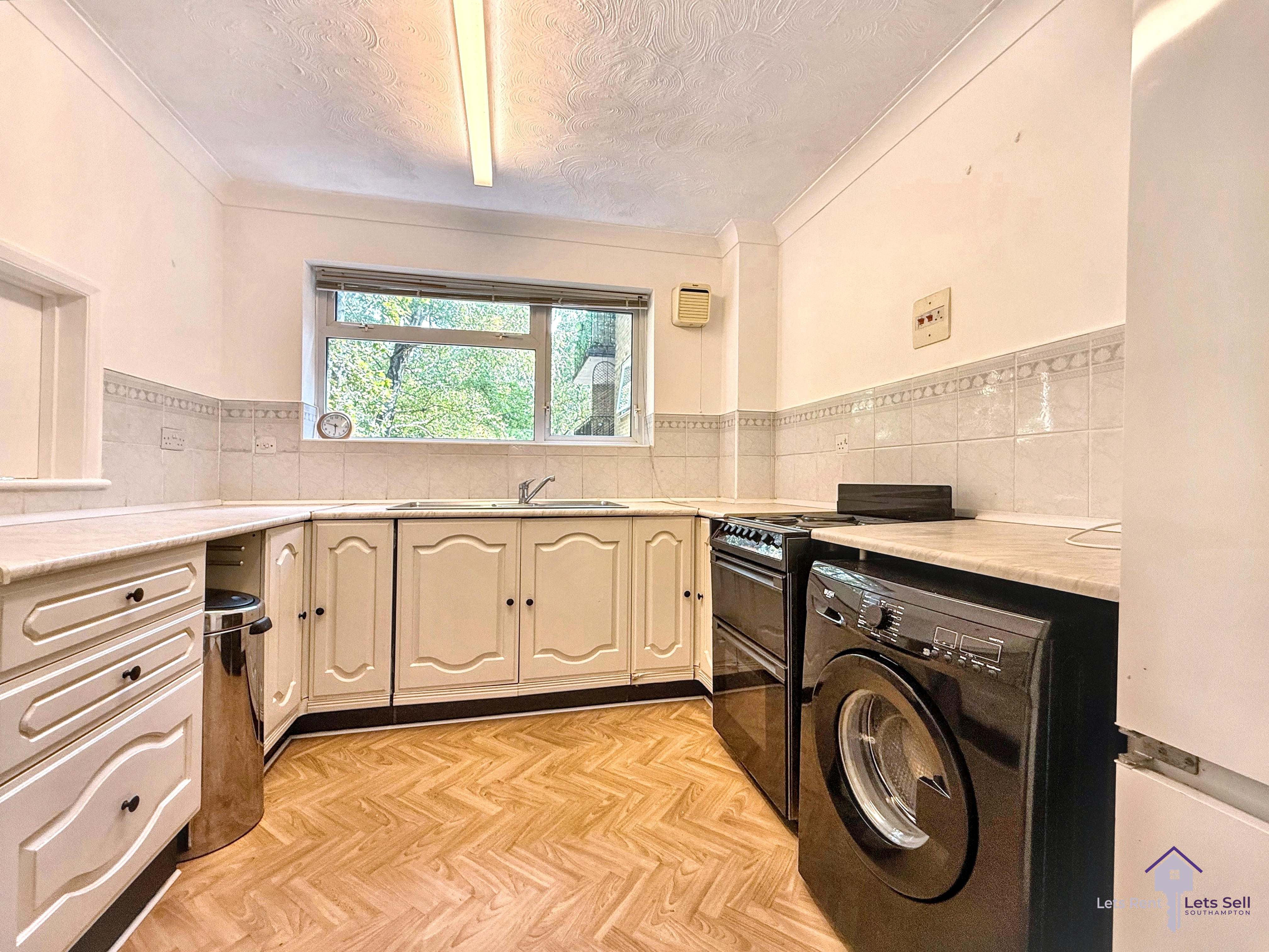 Sandell Court, The Parkway, SO16, photo 4