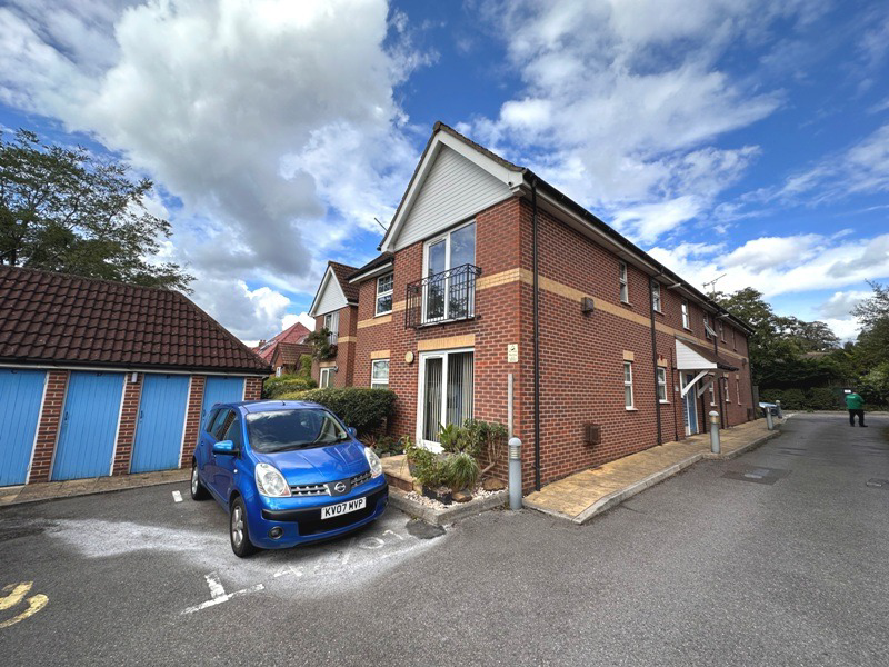 47 Cobden Avenue, SO18
