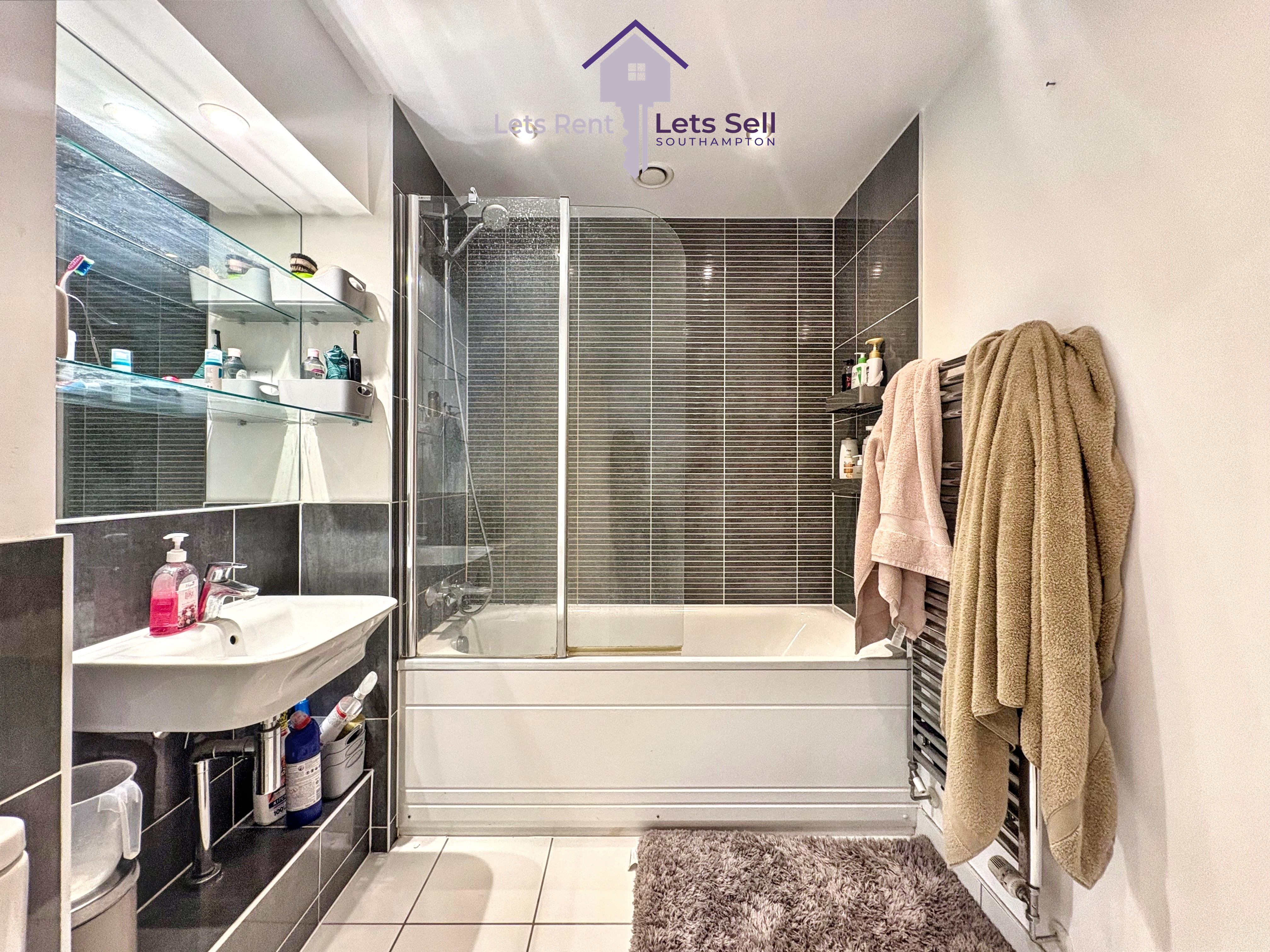 Sandown House, Woolston, SO19 9TW, photo 8