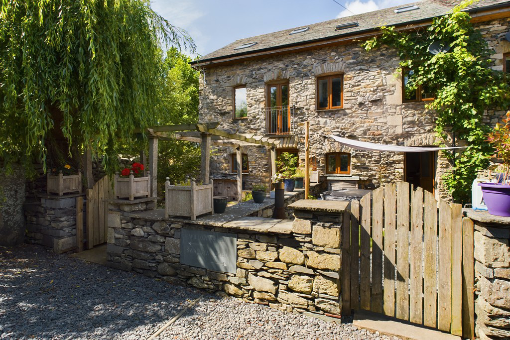 Field Head, Flookburgh, Grange-over-Sands, Cumbria, LA11 7LN