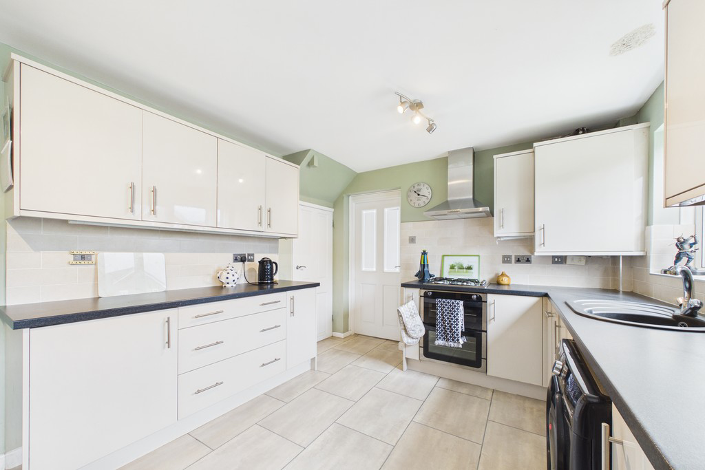 37 Camborne Avenue, Carnforth, LA5 9TS, photo 5