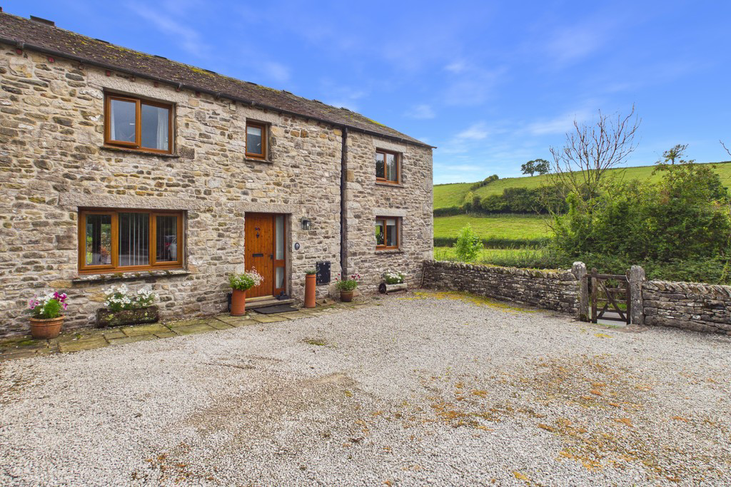 1 Stainton Court, Stainton, Kendal, LA8 0LQ
