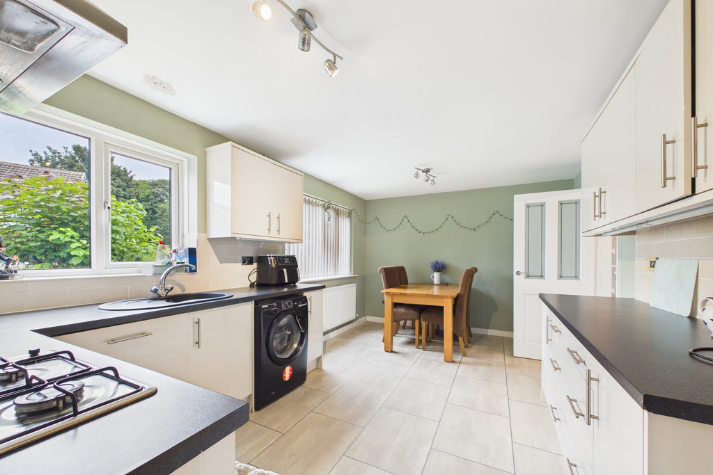 37 Camborne Avenue, Carnforth, LA5 9TS, photo 6