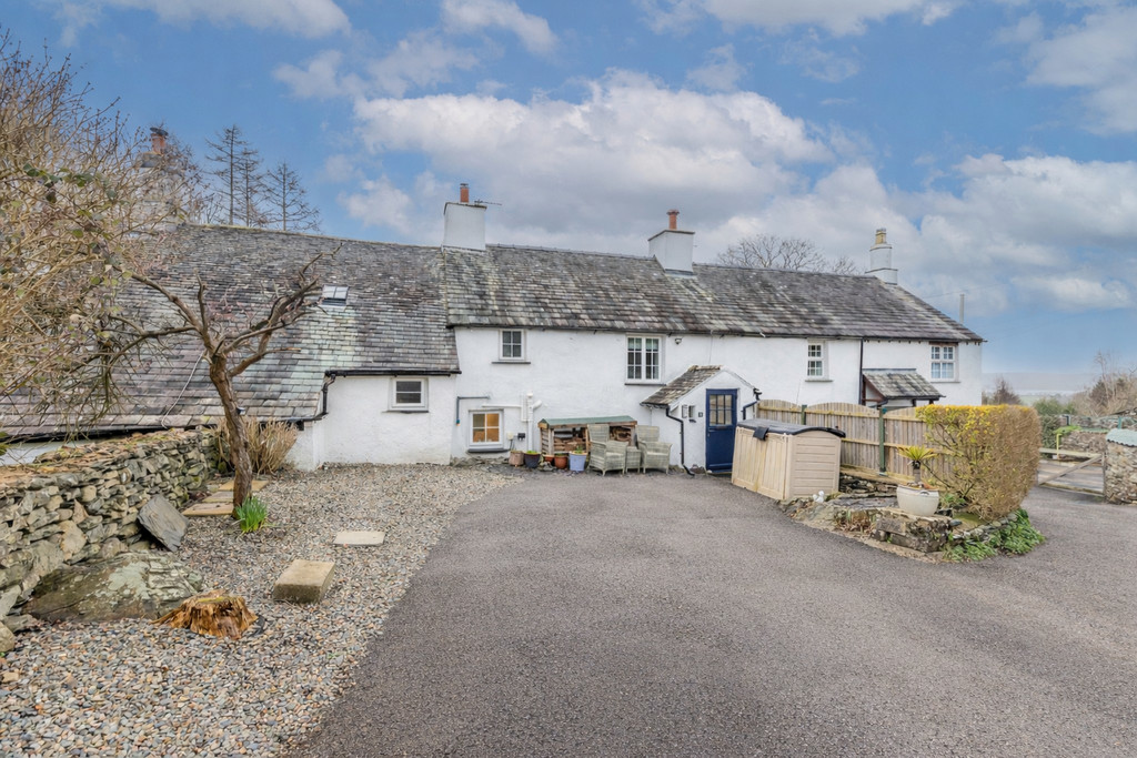 2 Burnbank Farm Cottages, Lindale, Grange-over-Sands, Cumbria, LA11 6WA