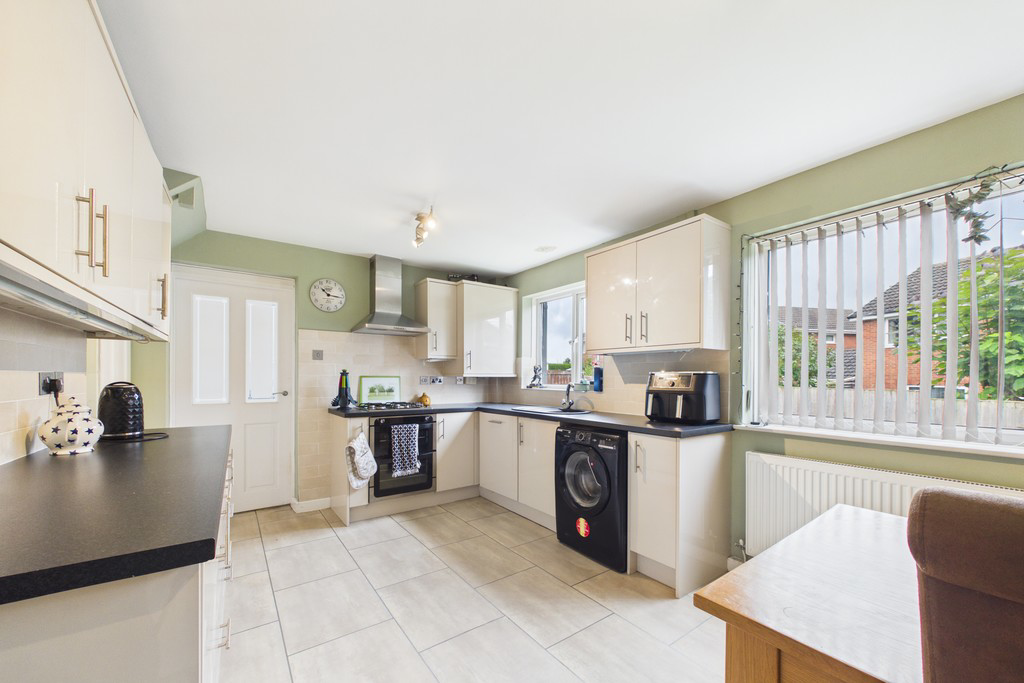 37 Camborne Avenue, Carnforth, LA5 9TS, photo 8