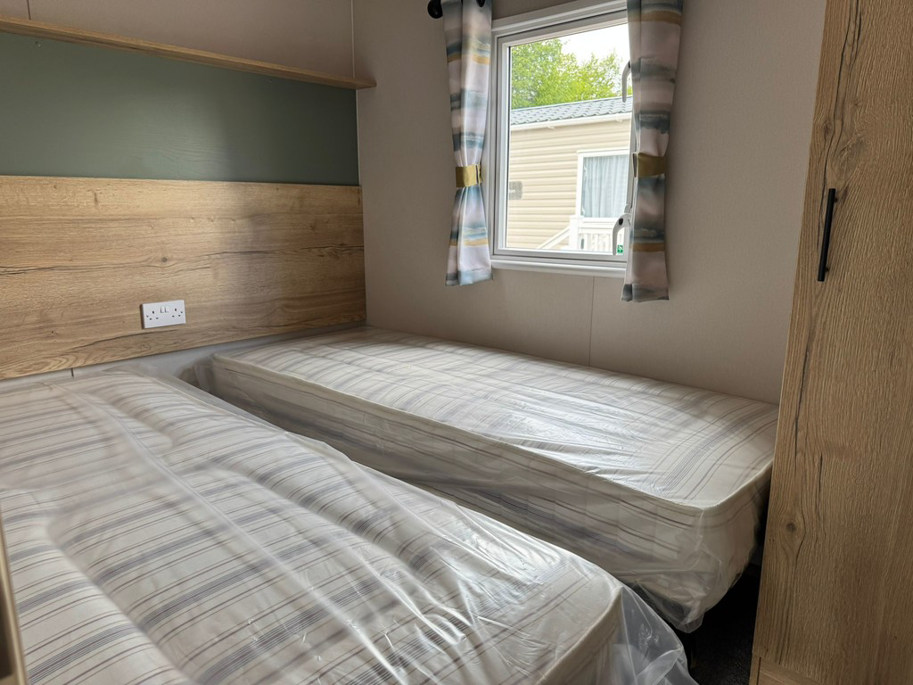Twin Bedroom