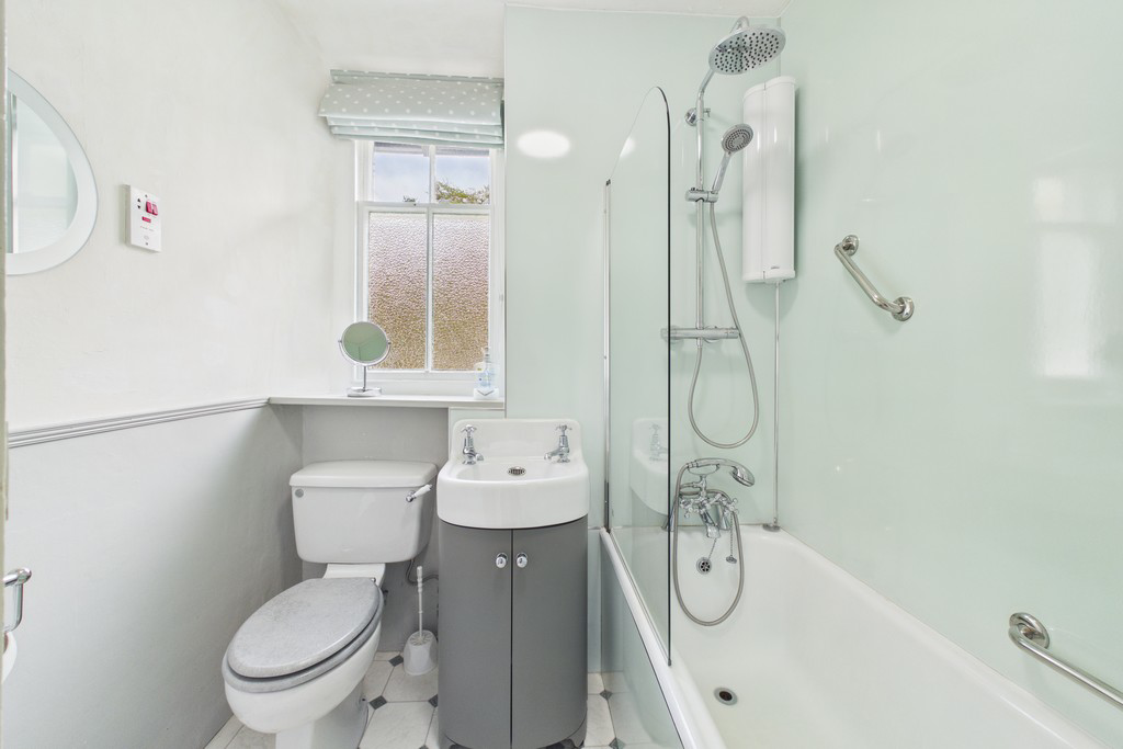 The Roses, 109 Craig Walk, Bowness-on-Windermere, Cumbria, LA23 2JS, photo 10