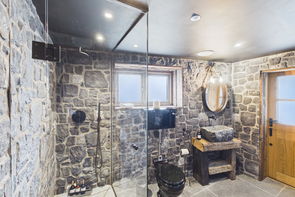 Bedroom 2 En-Suite 