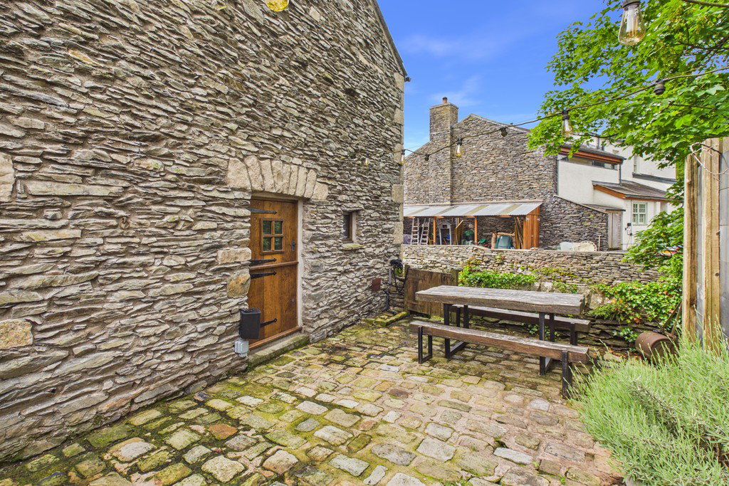 Main Street, Staveley, photo 17