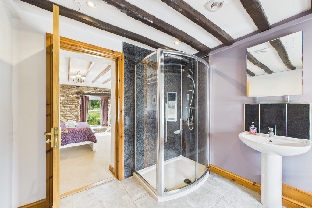 Cottage Bedroom One En-suite