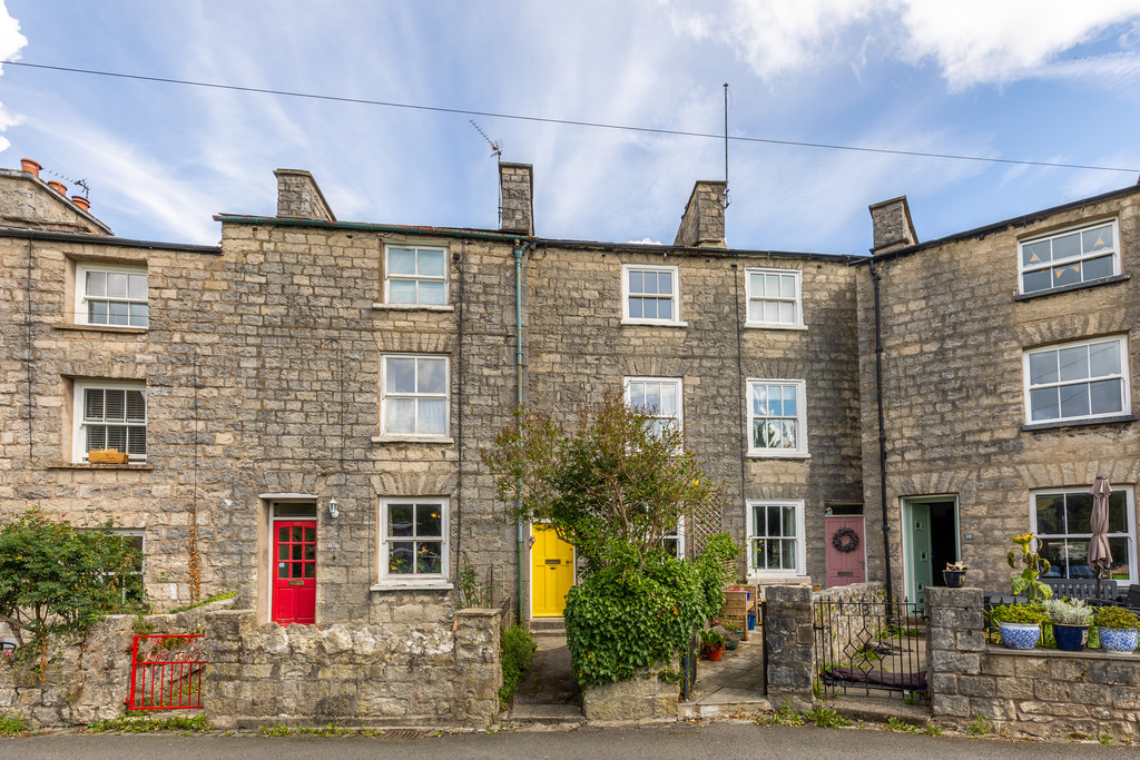 16 Castle Crescent, Kendal, Cumbria, LA9 7AN
