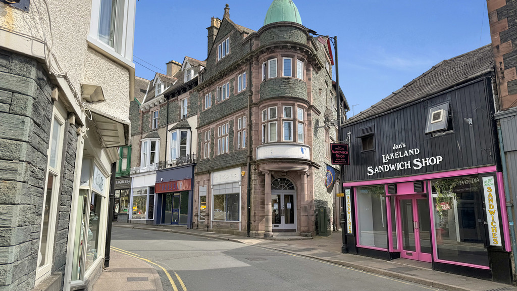 Grandy Nook, 14a Station Street, Keswick, Cumbria, CA12 5PH