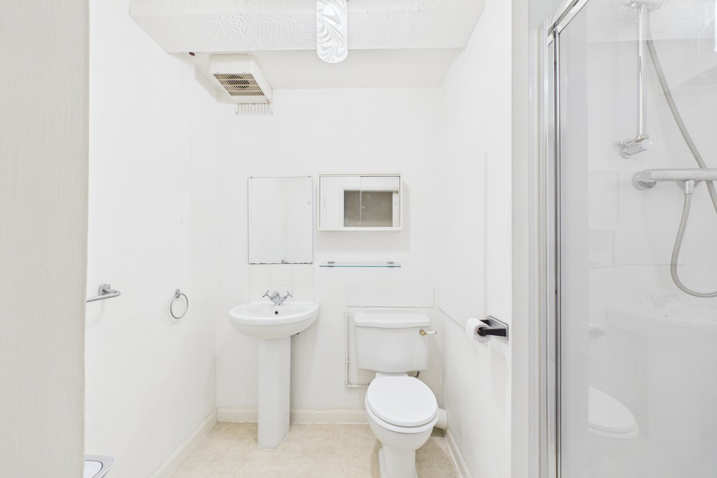 6 Green View Flats, Kendal, Cumbria, LA9 4QS, photo 5