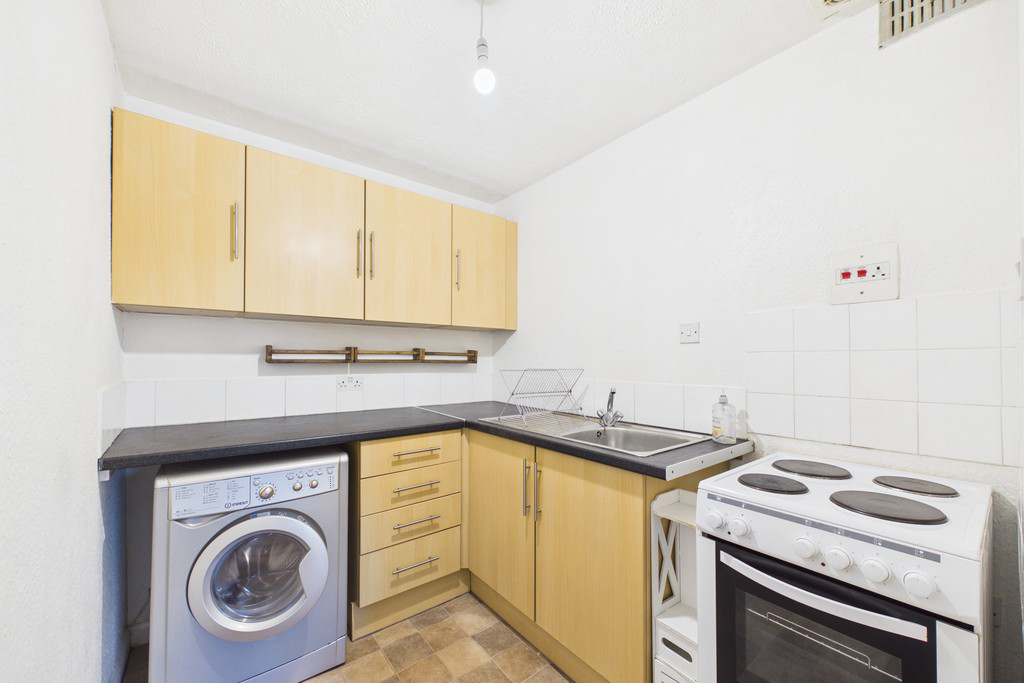 6 Green View Flats, Kendal, Cumbria, LA9 4QS, photo 4