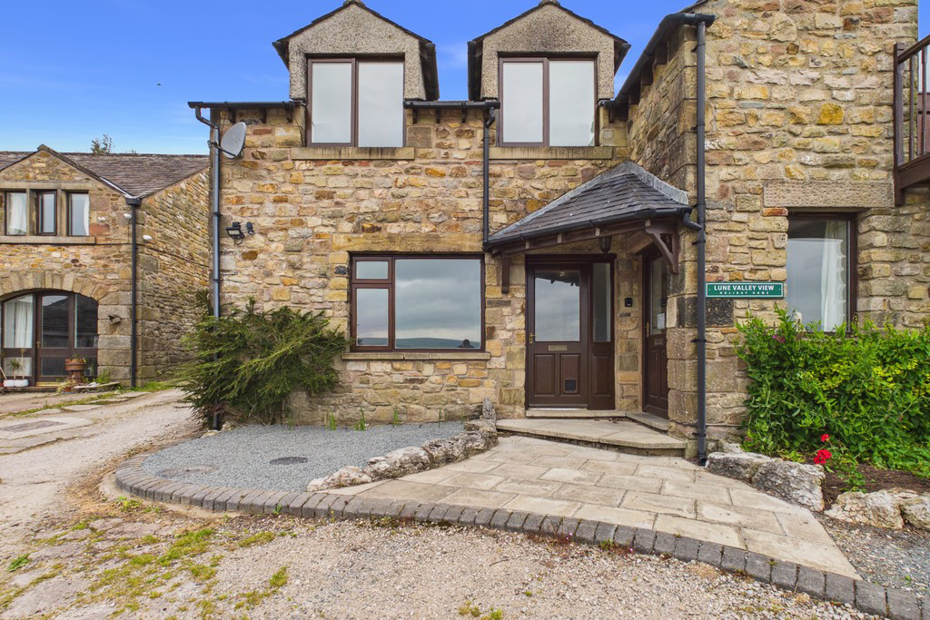 Aughton, Lancaster, LA2 8LU