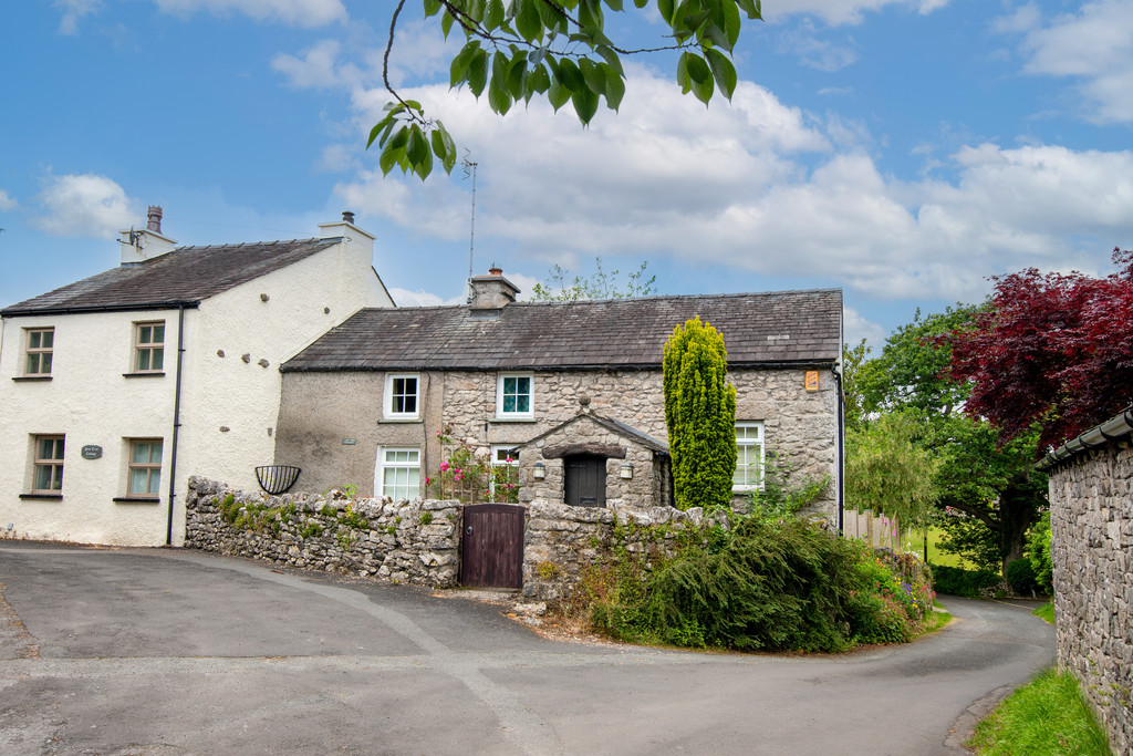 1 Yew Tree Cottage, Shaw Lane, Storth, Milnthorpe, Cumbria, LA7 7JD