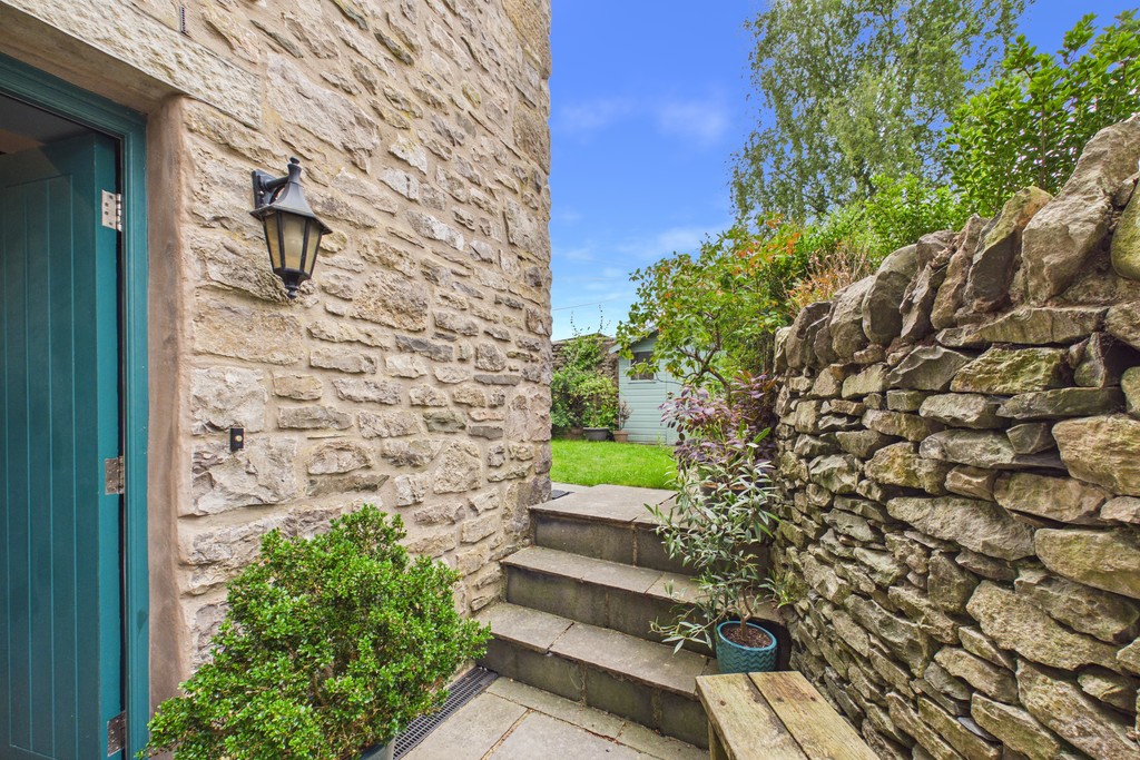 The Old Coach House, Yard 143 Stricklandgate, Kendal, LA9 4RF, photo 2