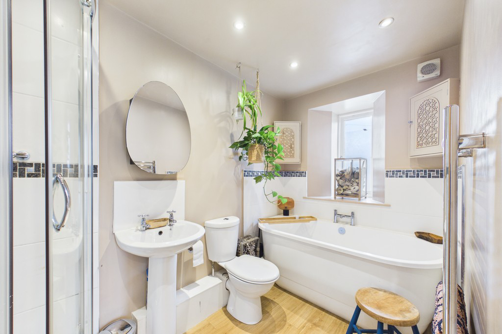 The Old Coach House, Yard 143 Stricklandgate, Kendal, LA9 4RF, photo 8