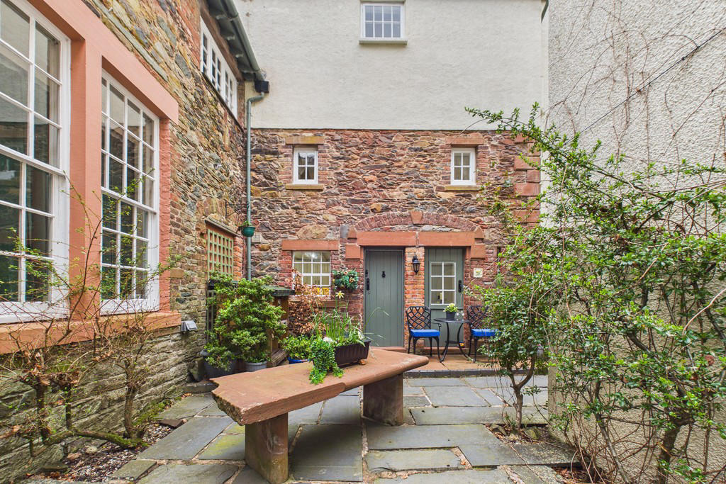Oakfield House, Underskiddaw, Keswick, Cumbria, CA12 4QA
