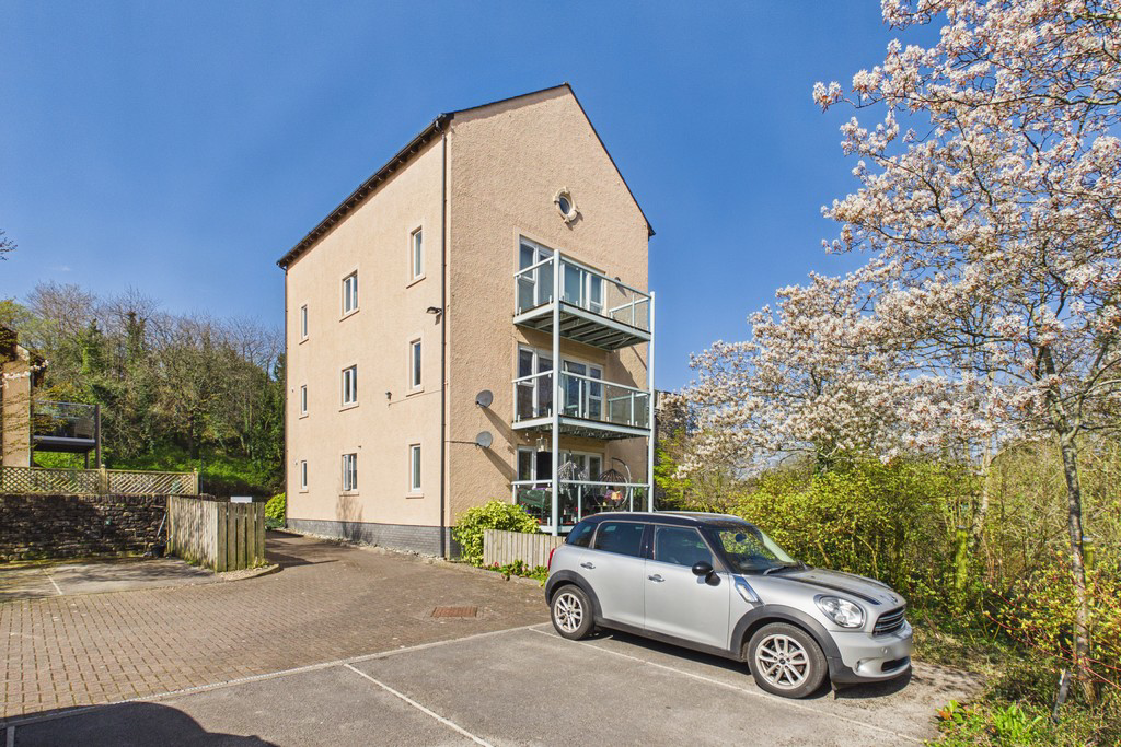 11 Millers Ford, Lower Bentham, LA2 7BF