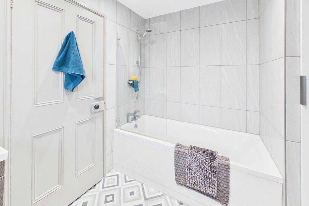 Flat 1, Ingwell House, Main Street, Grange-over-Sands, Cumbria, LA11 6DP., photo 20