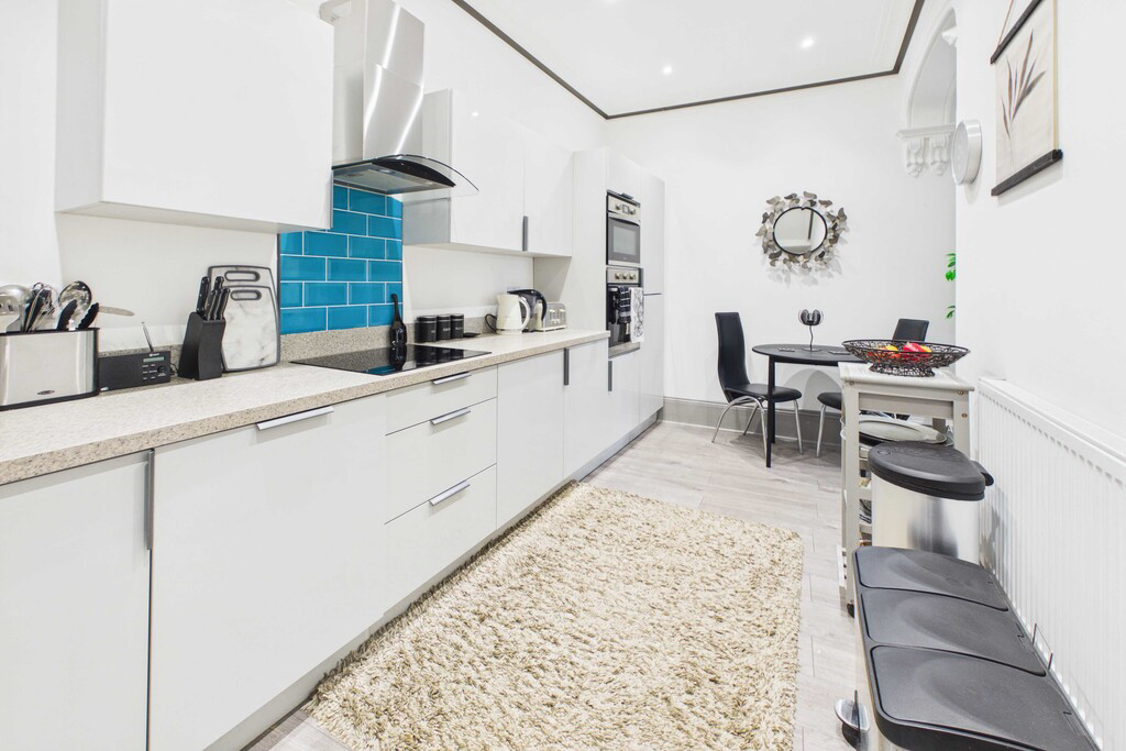 Flat 1, Ingwell House, Main Street, Grange-over-Sands, Cumbria, LA11 6DP., photo 3