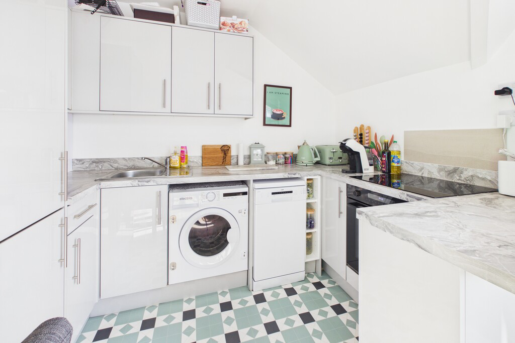Flat 3, 7 Thornfield Road, Grange-over-Sands, Cumbria, LA11 7DR, photo 4