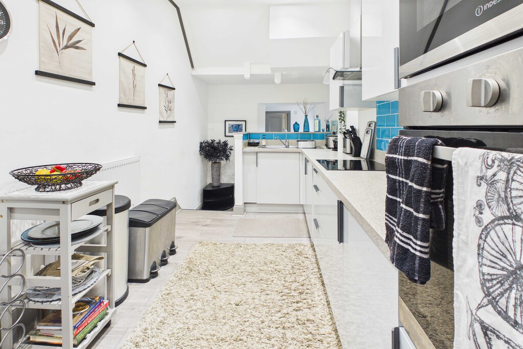 Flat 1, Ingwell House, Main Street, Grange-over-Sands, Cumbria, LA11 6DP., photo 12