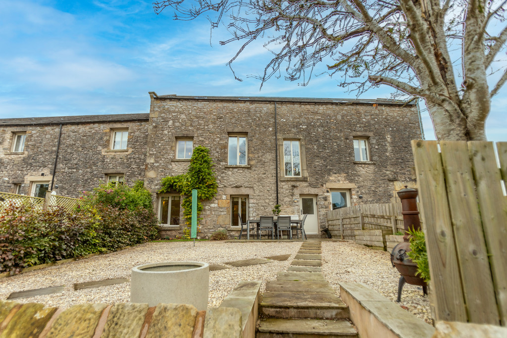 2 Crookenden Row, Low Wood, Casterton, LA6 2FU