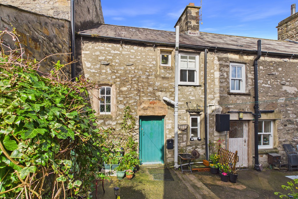 2 Horse Market, Kirkby Lonsdale, LA6 2AS