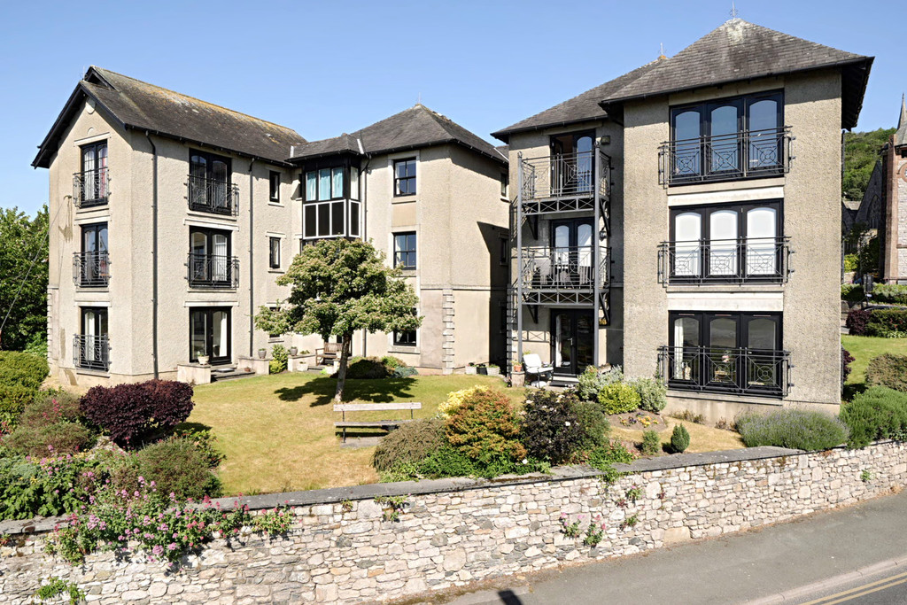 16 Crown Hill, Main Street, Grange over Sands, LA11 6AB