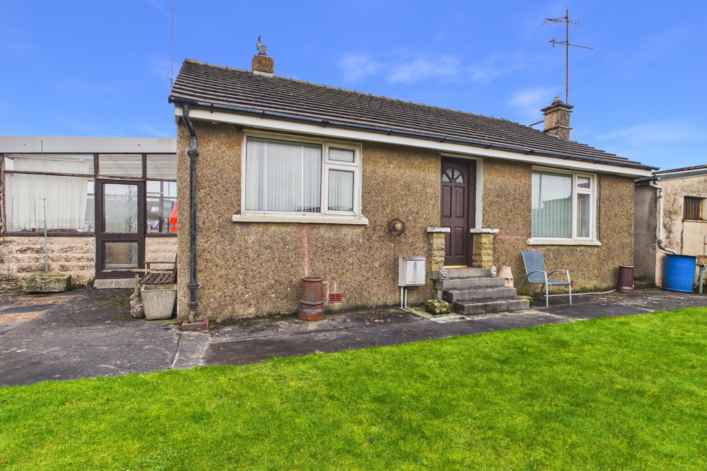 2 Hall Garth Gardens, Over Kellet, LA6 1BY