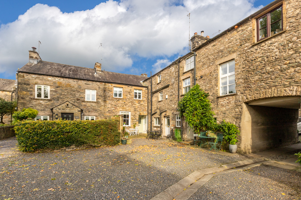 Corner Cottage, 4 Queens Square, Kirkby Lonsdale, LA6 2AZ, photo 16