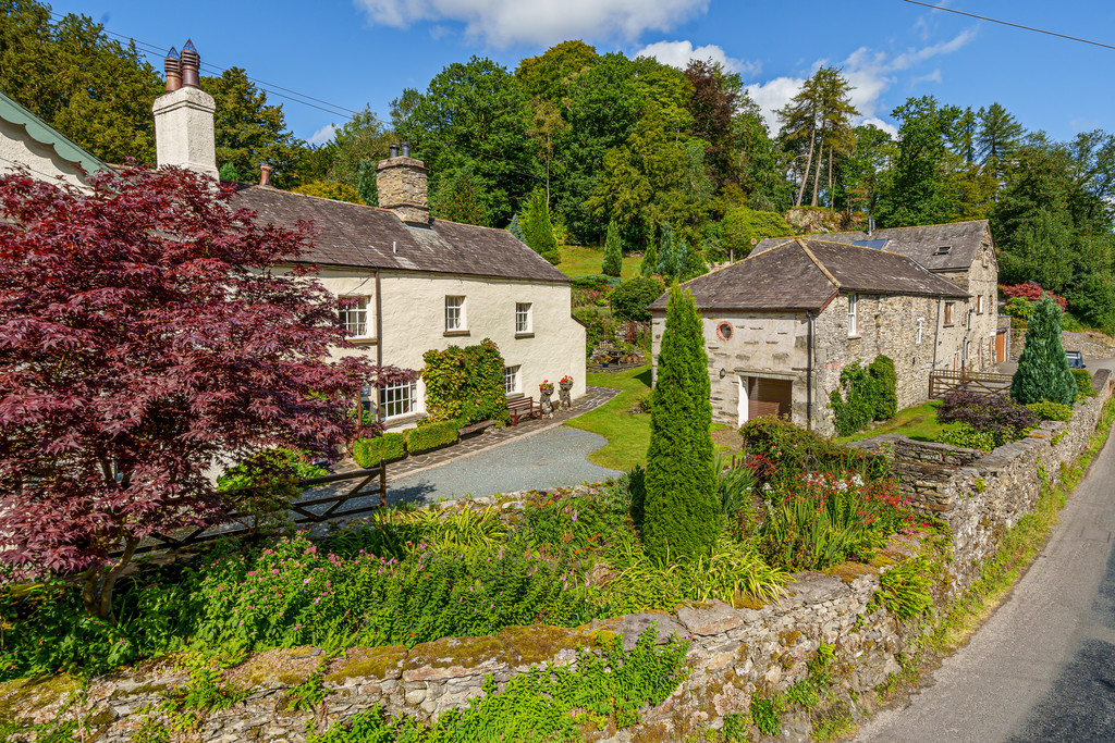 High Stott Park Cottage & Barn, High Stott Park, Finsthwaite, Nr Ulverston, Cumbria LA12 8AY