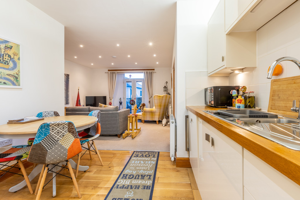 Flat 1b Kents Bank Apartments, 96 Kentsford Road, Grange over Sands, Cumbria, LA11 7BB, photo 3