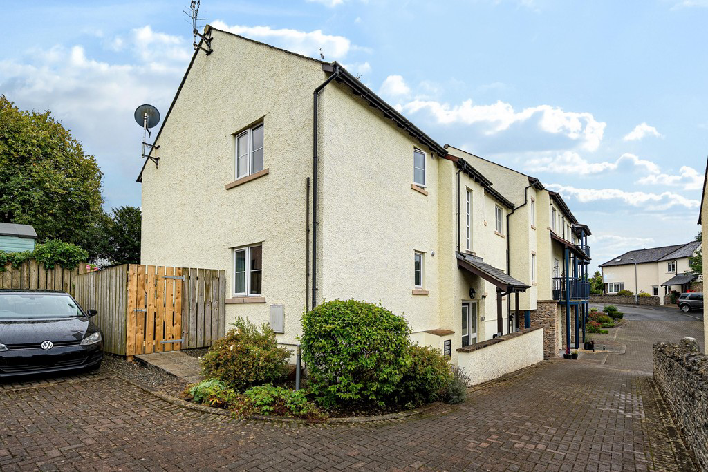 10 Nethercroft, Levens, Kendal, LA8 8LU