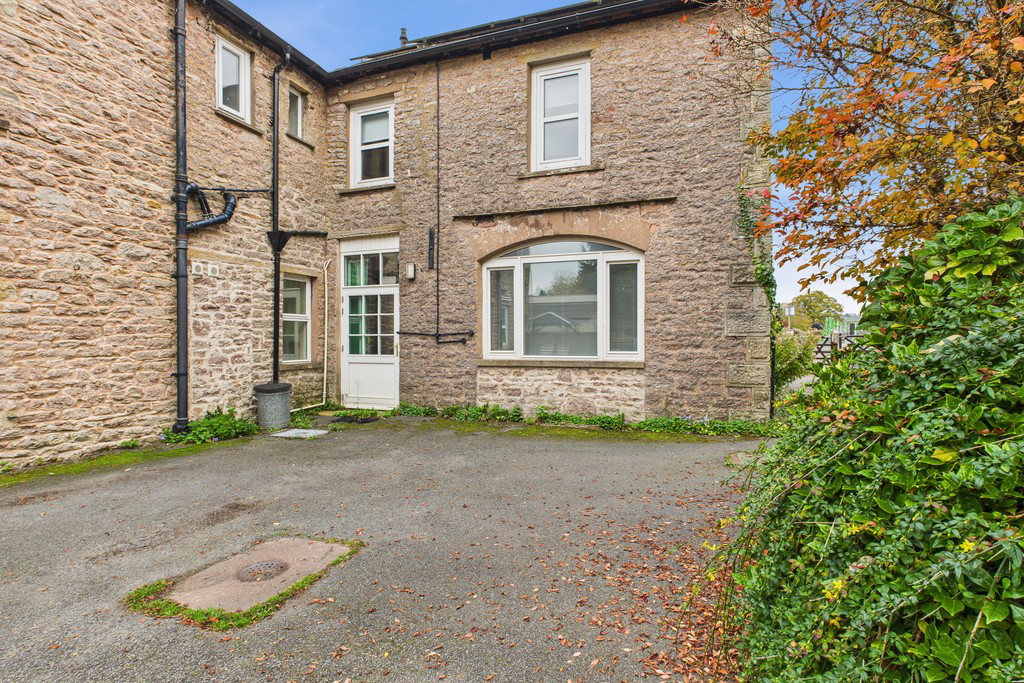 The Friends Meeting House with Firbank Flat, 48 High Street, Kirkby Stephen, CA17 4SH, photo 8