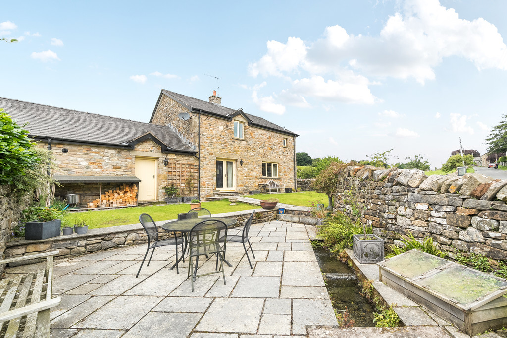 9 Lowther Court, Hutton Roof, LA6 2QL