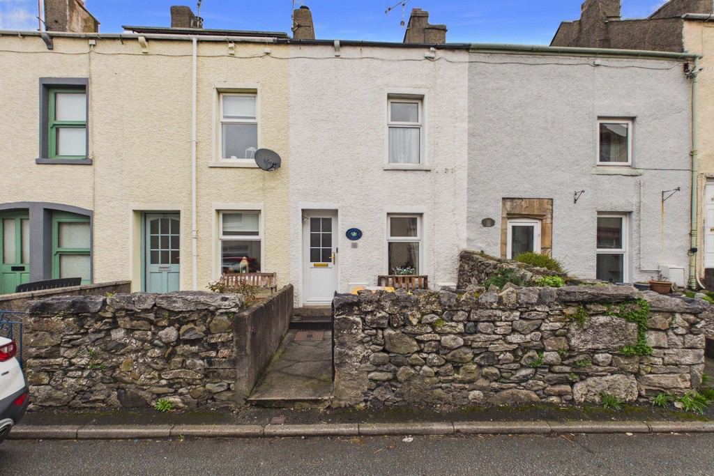 Quince Cottage, 10 Main Street, Flookburgh, Grange-over-Sands, Cumbria, LA11 7LA