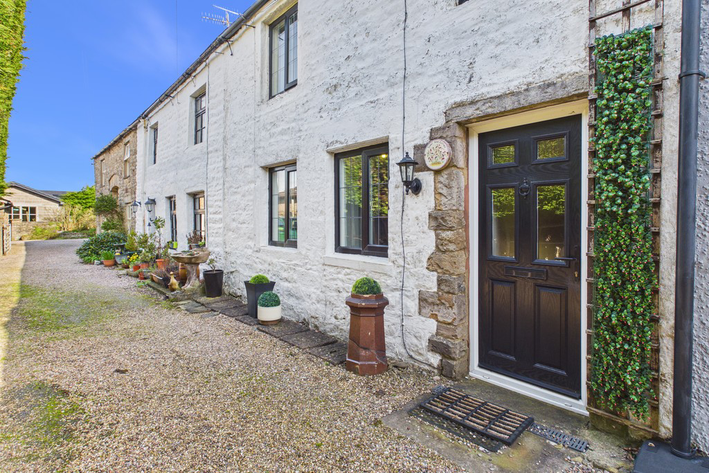Sunny Nook, Hornby Road, Wray, LA2 8QN