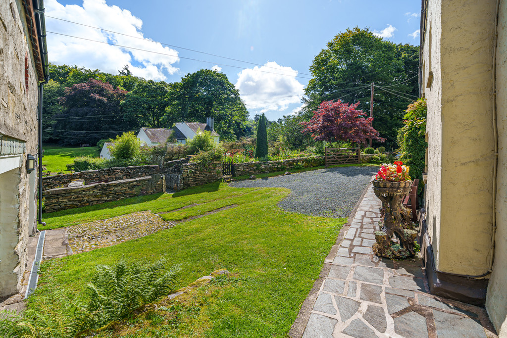 High Stott Park Cottage & Barn, High Stott Park, Finsthwaite, Nr Ulverston, Cumbria LA12 8AY, photo 22